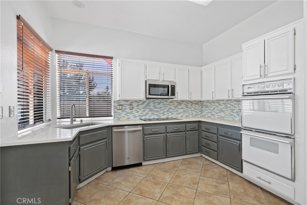 39705 Via Las Palmas