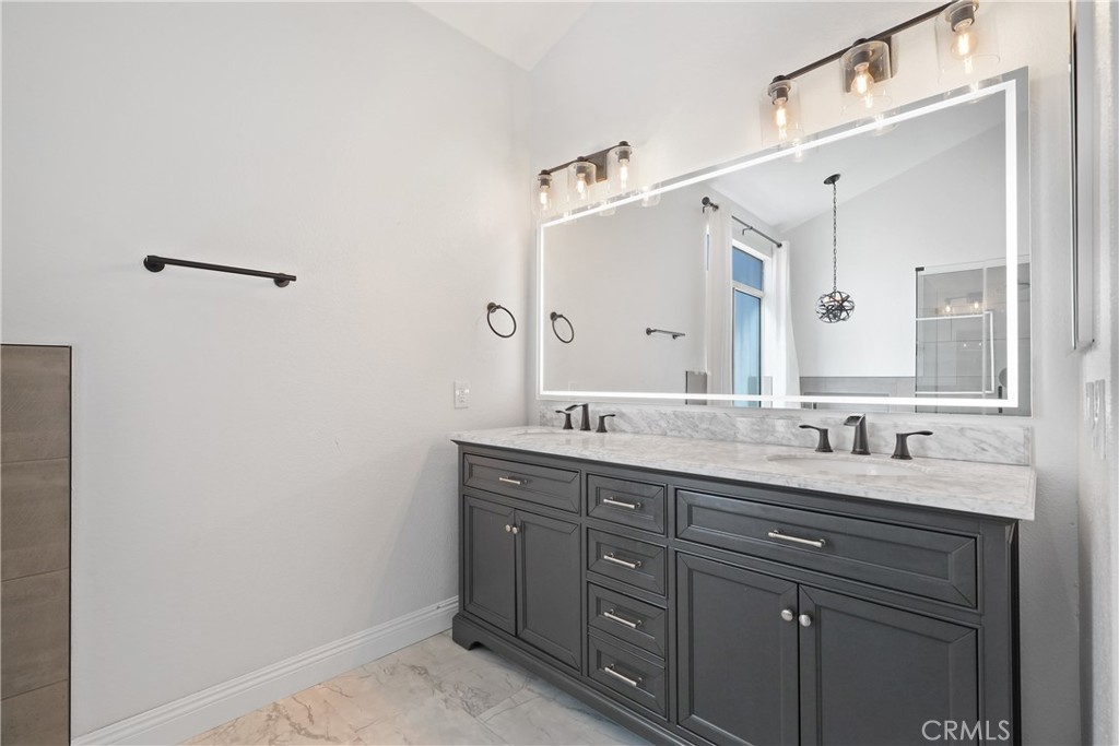 39705 Via Las Palmas