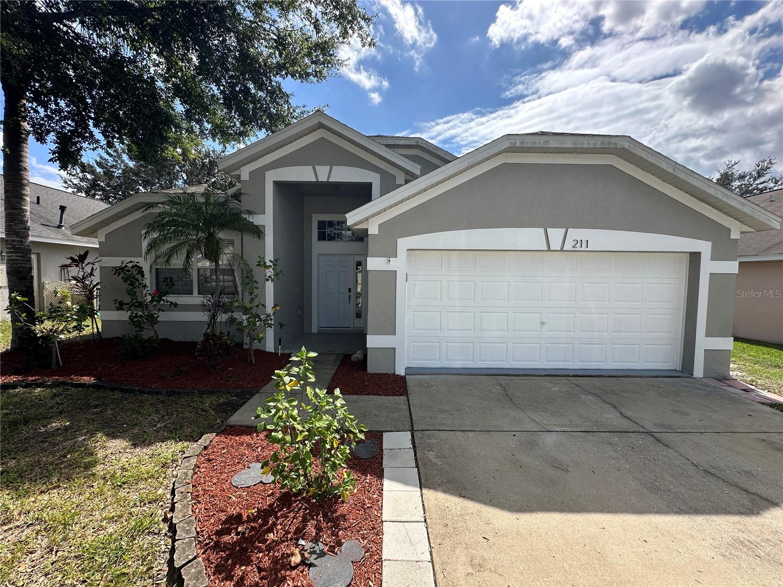 211 GARBERIA DR
