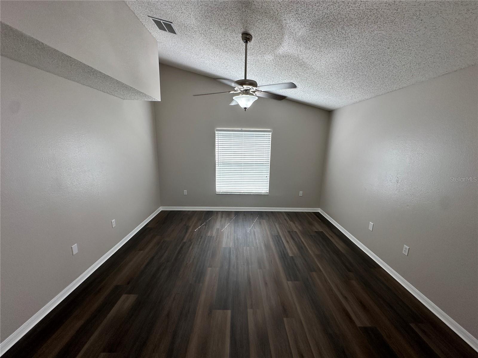 211 GARBERIA DR