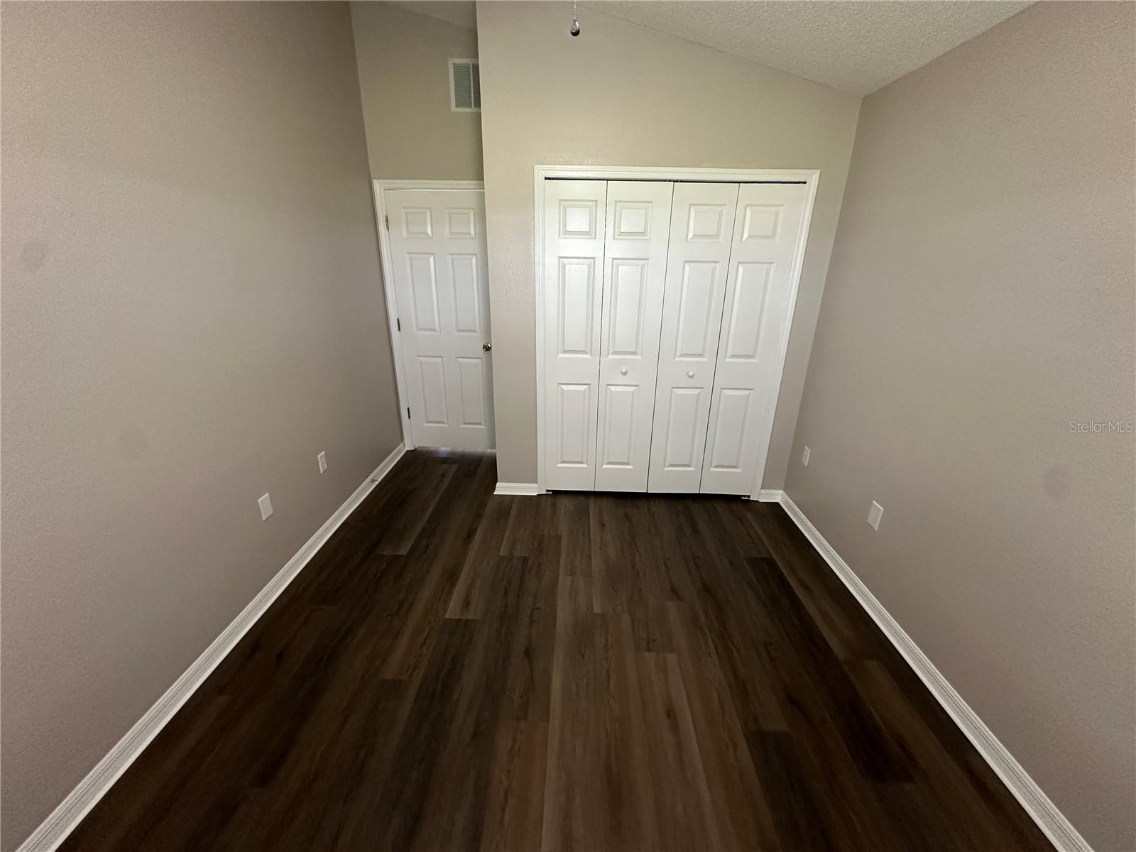211 GARBERIA DR