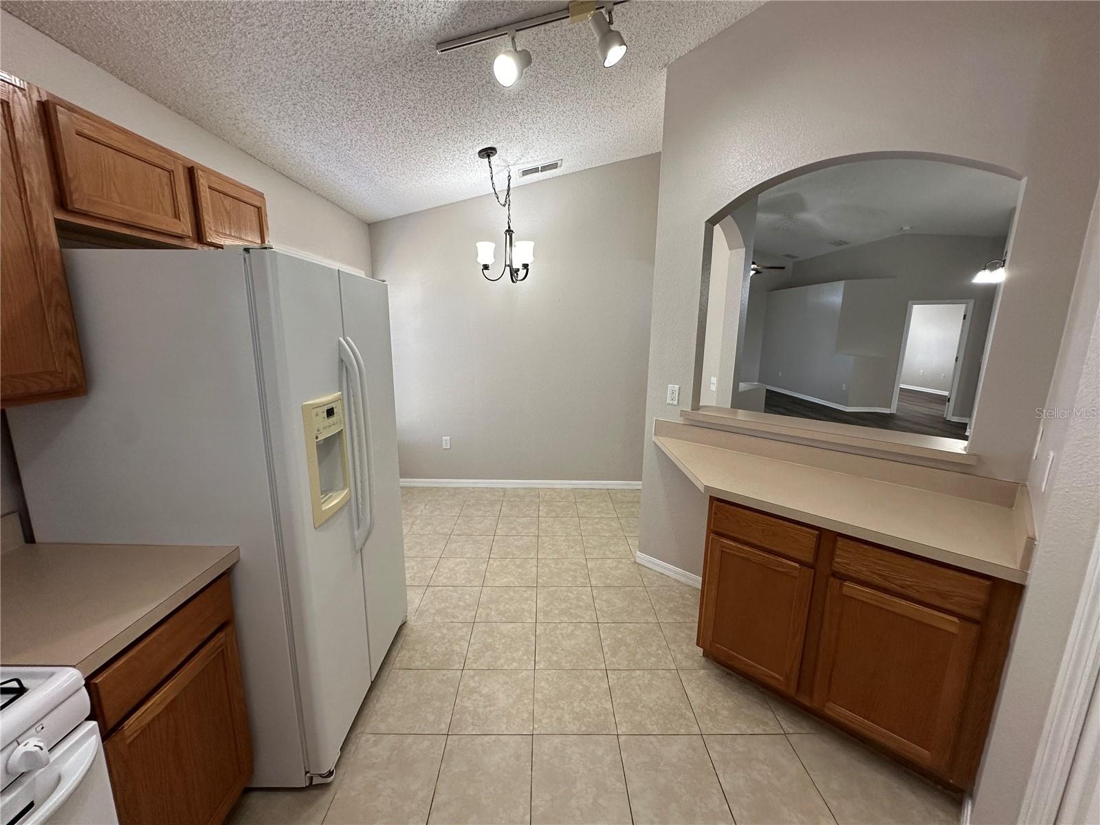 211 GARBERIA DR