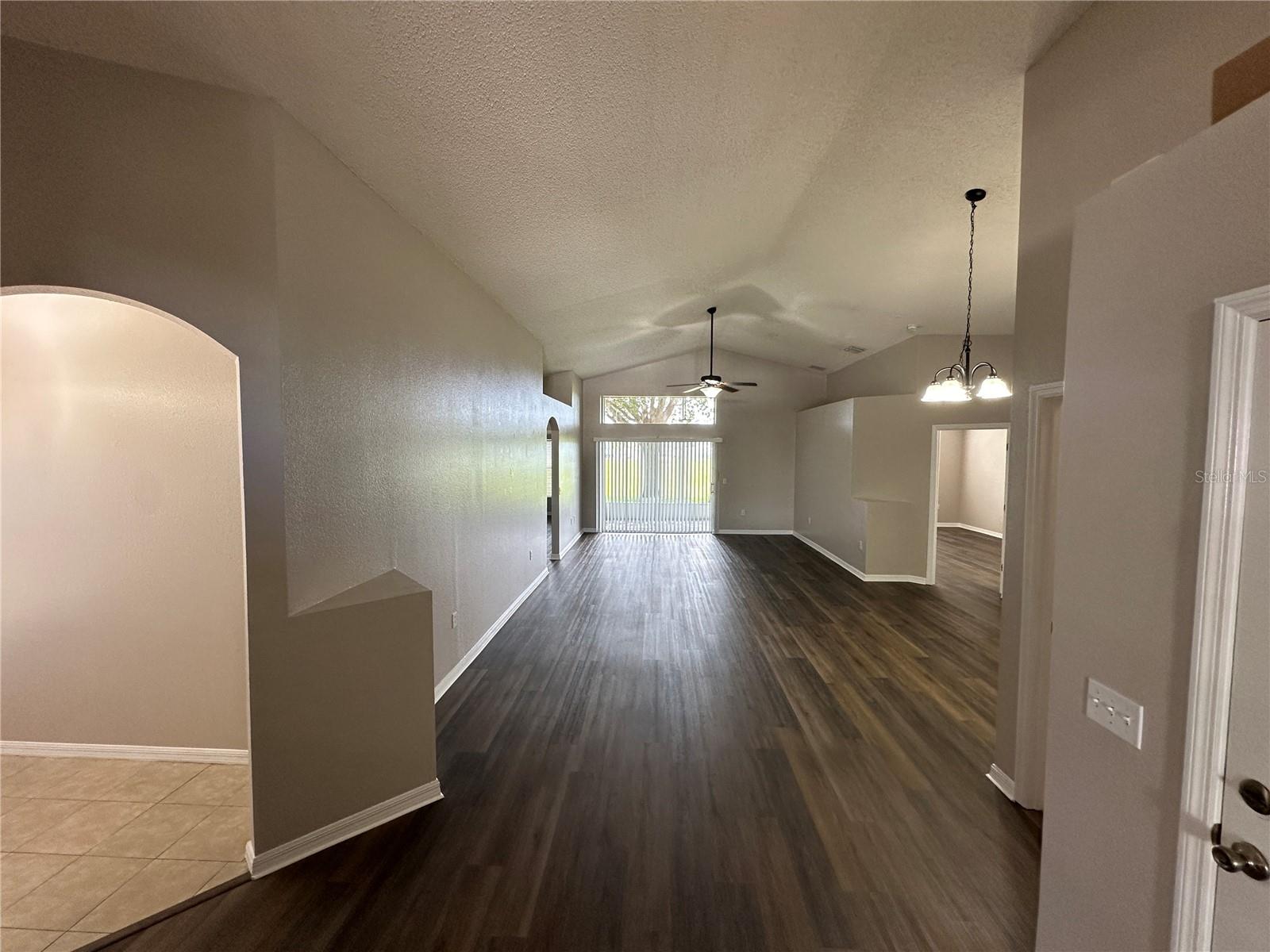 211 GARBERIA DR