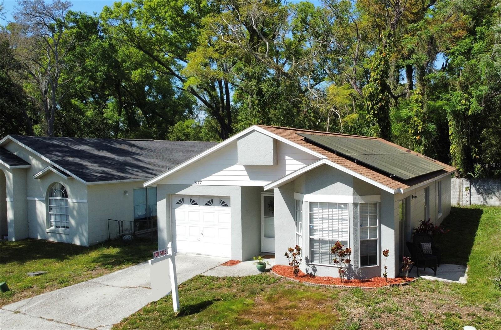 1077 HAMLET DR