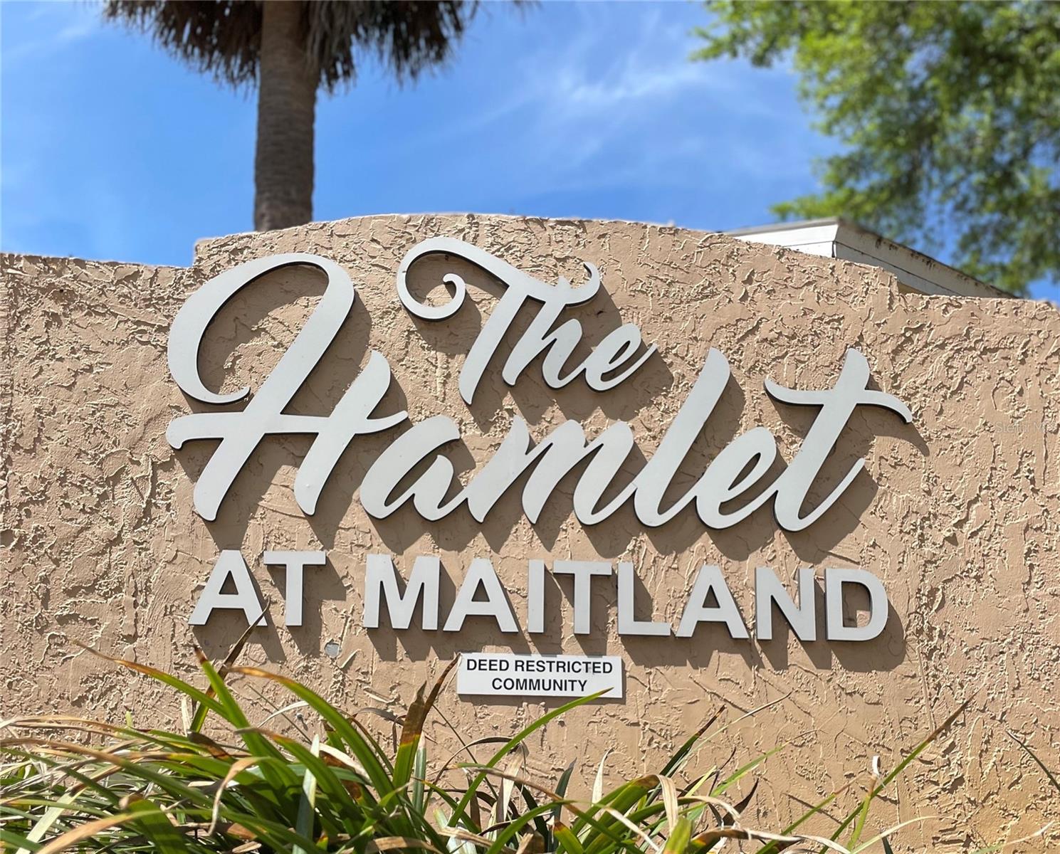 1077 HAMLET DR
