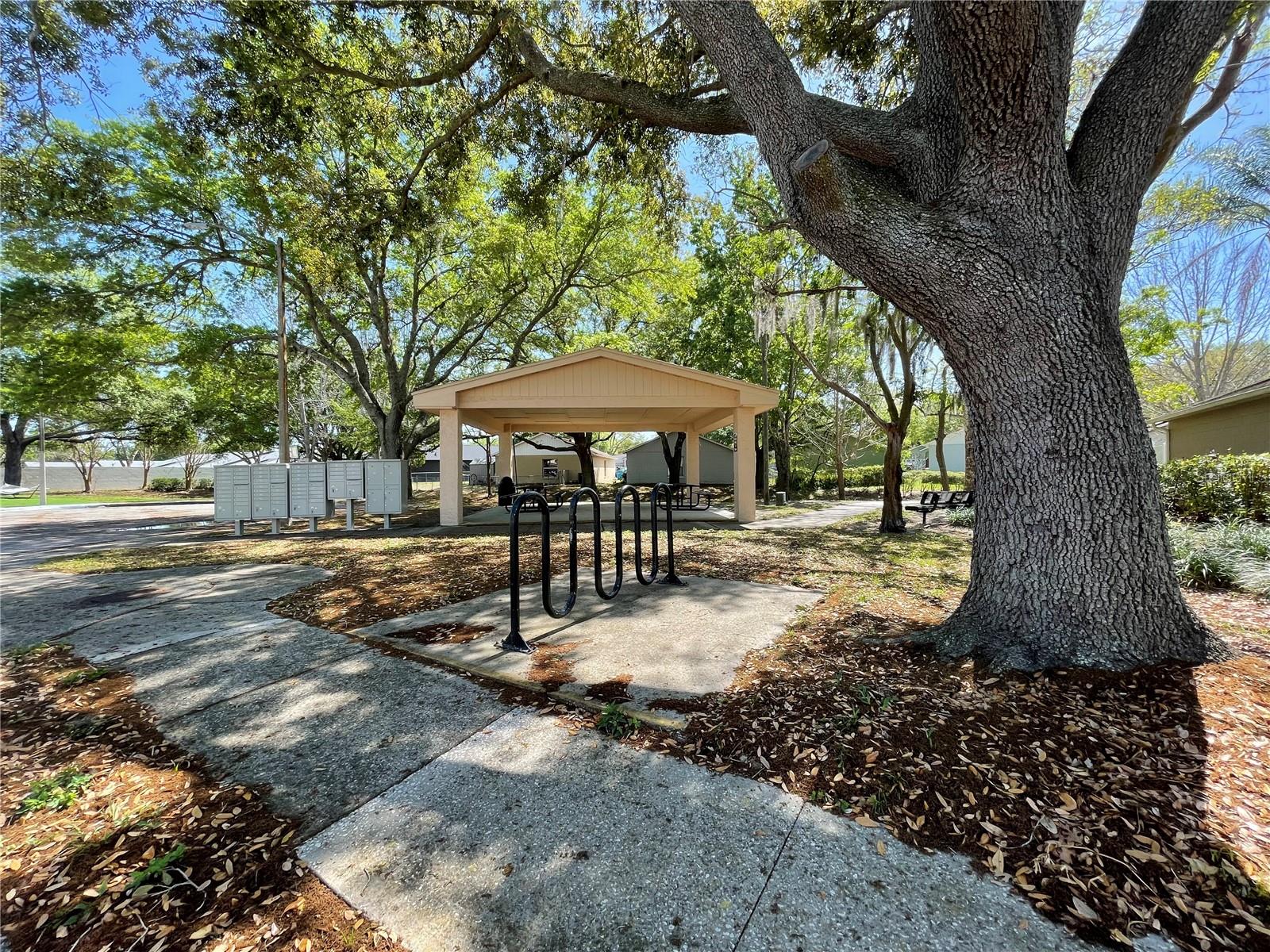 1077 HAMLET DR