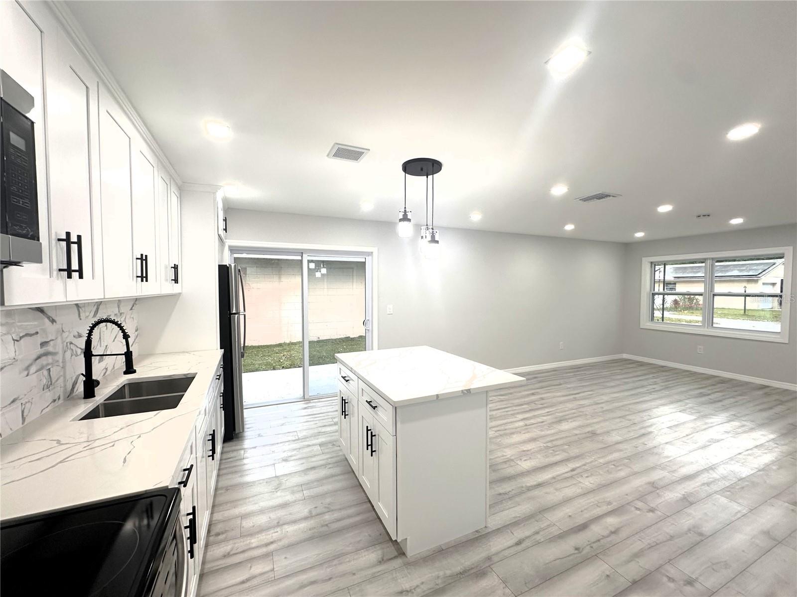 506 HIBISCUS WAY