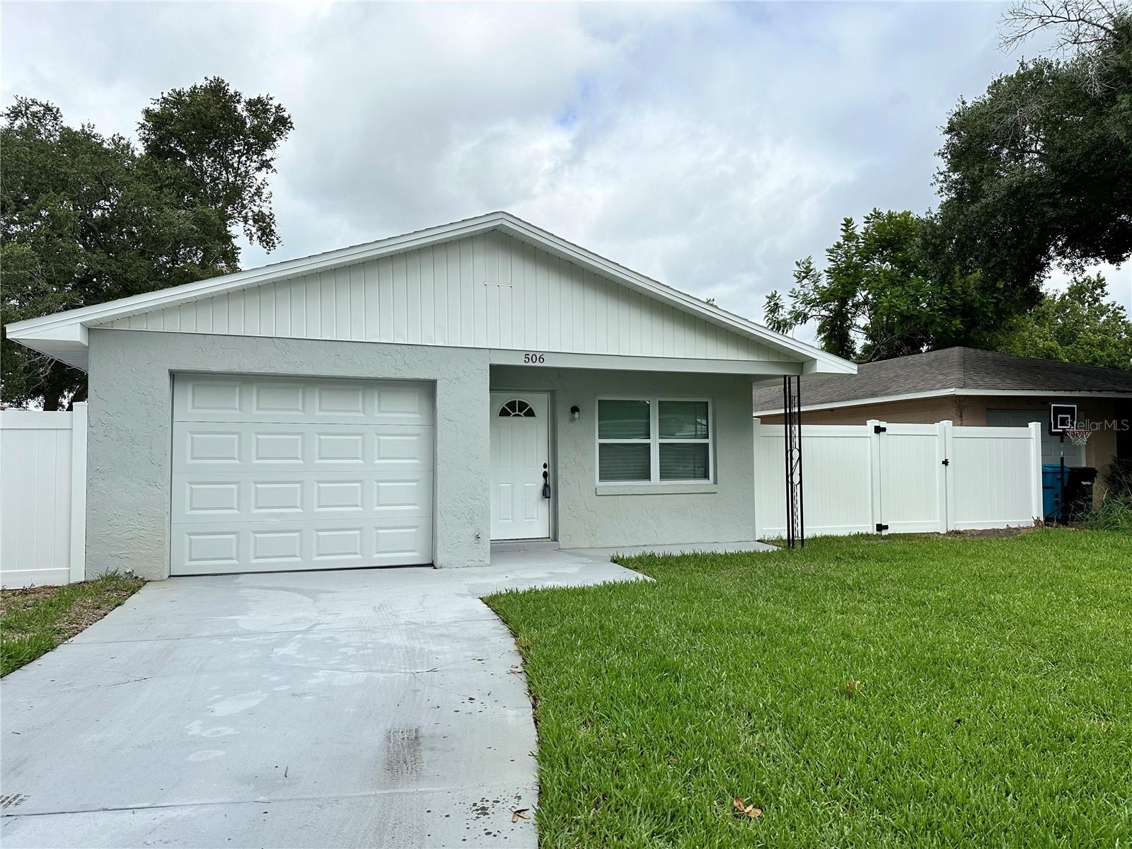 506 HIBISCUS WAY