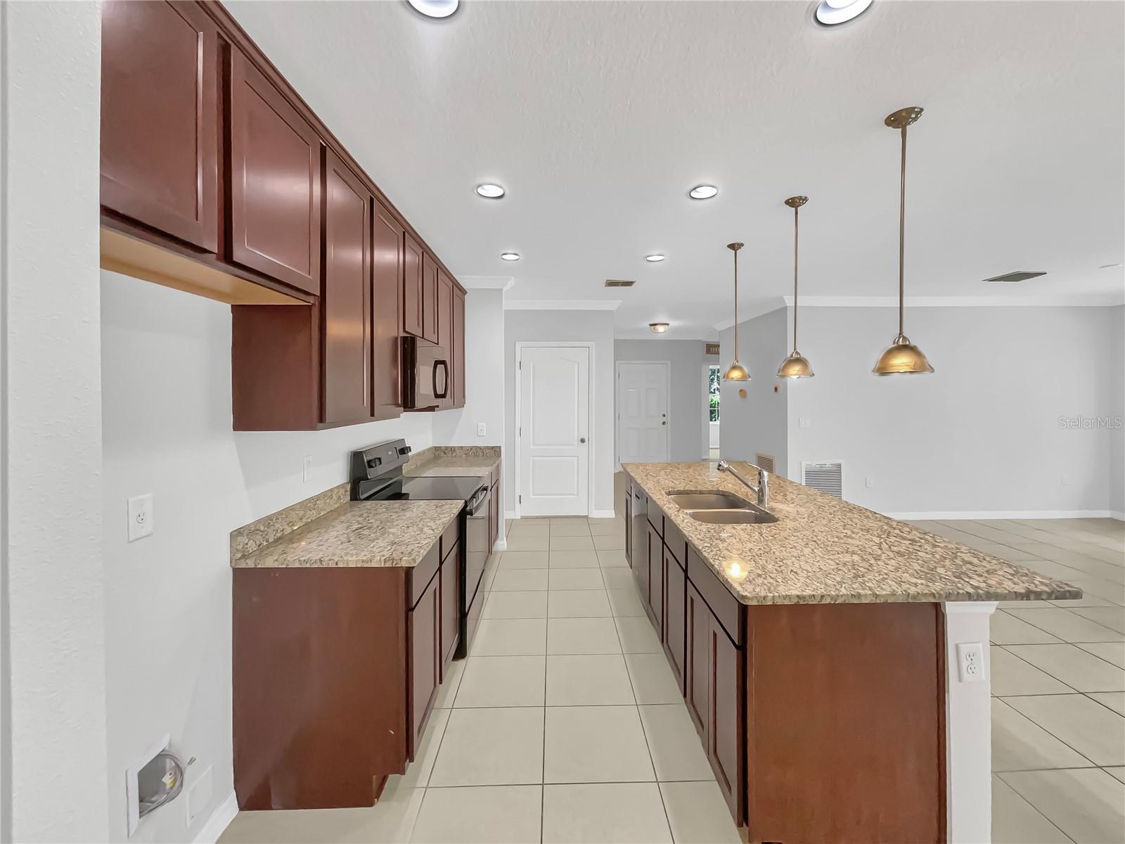 617 SARDINIA CIR