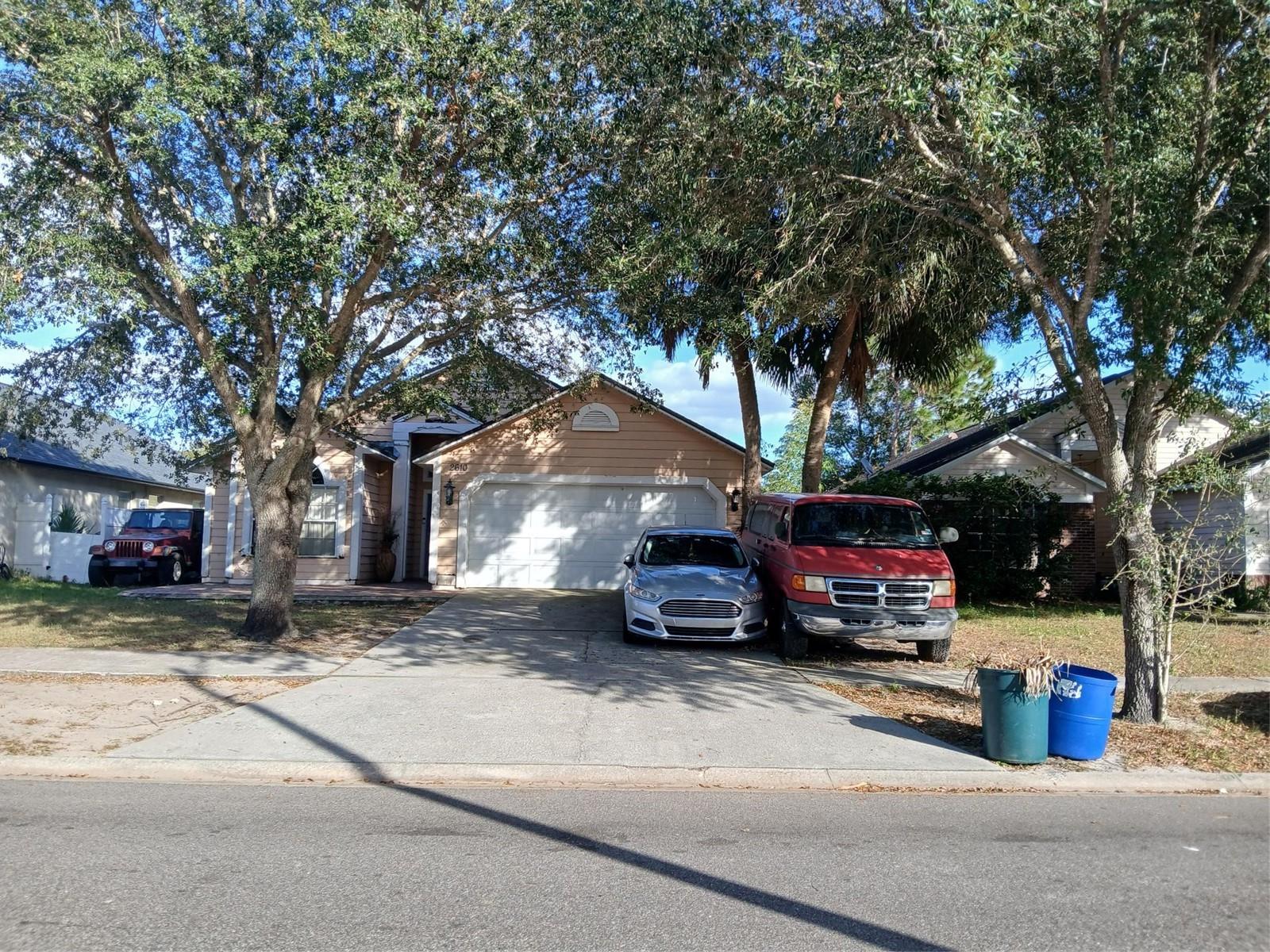 2610 DELCREST DR