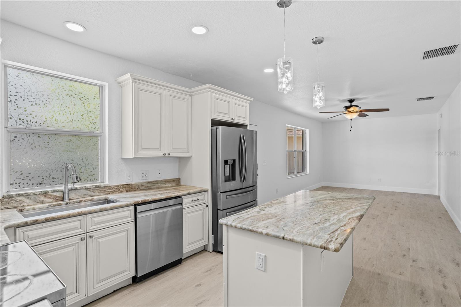 17 OAK RIDGE RD