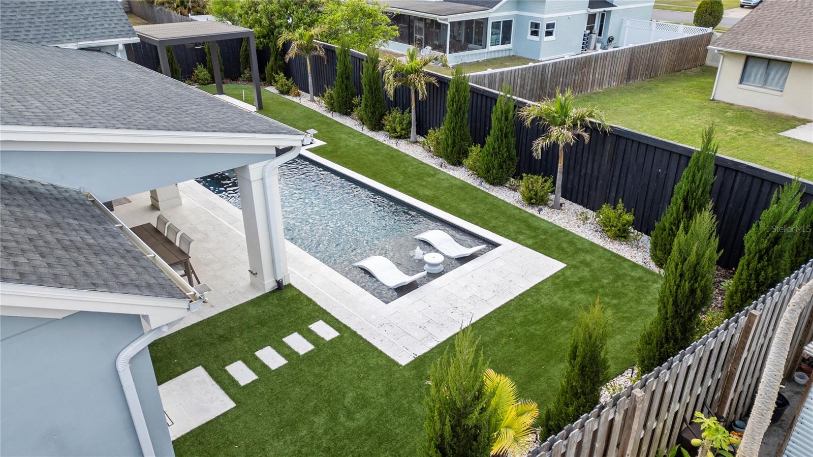 5215 PHILLIPS OAKS LN