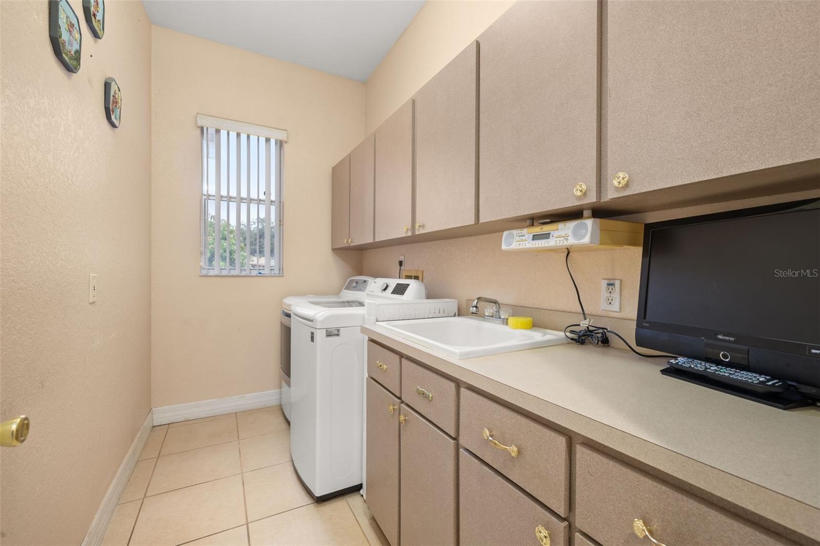 3779 N ECONLOCKHATCHEE TRL