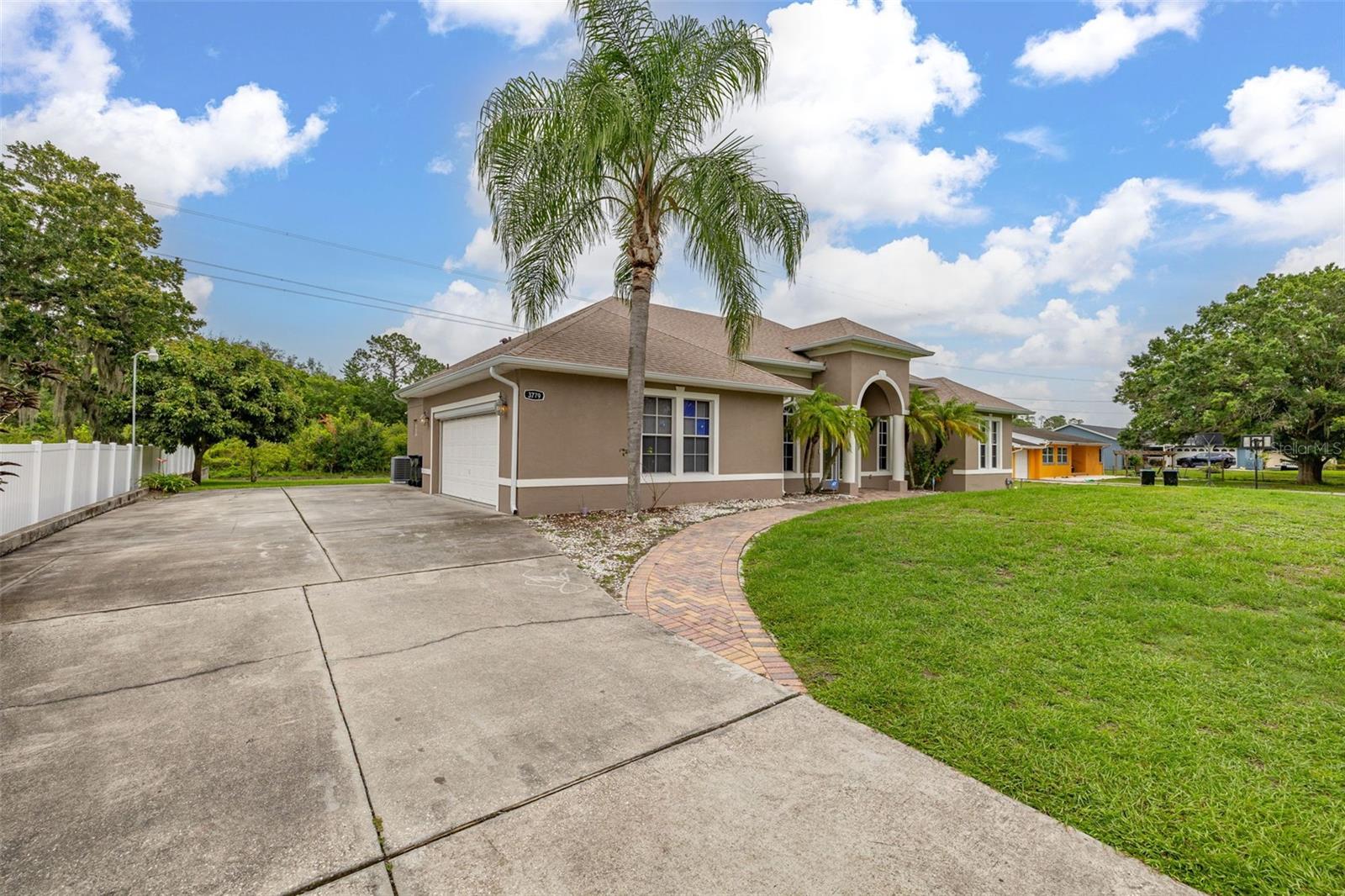 3779 N ECONLOCKHATCHEE TRL