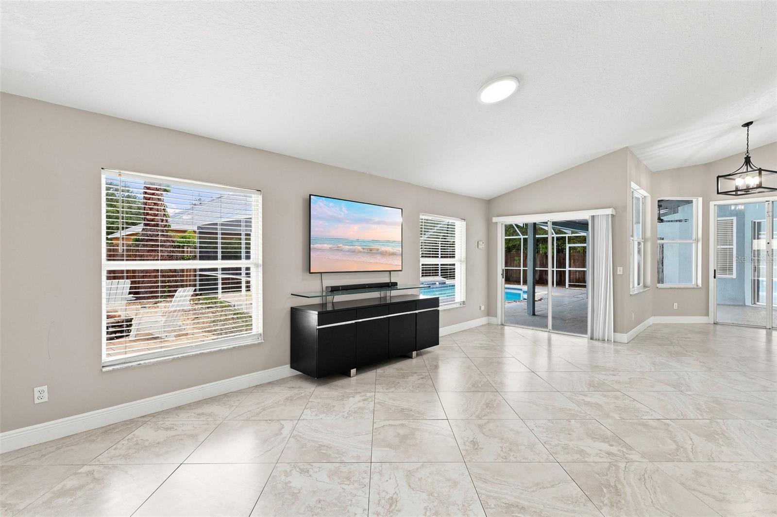 3716 GATLIN PLACE CIR