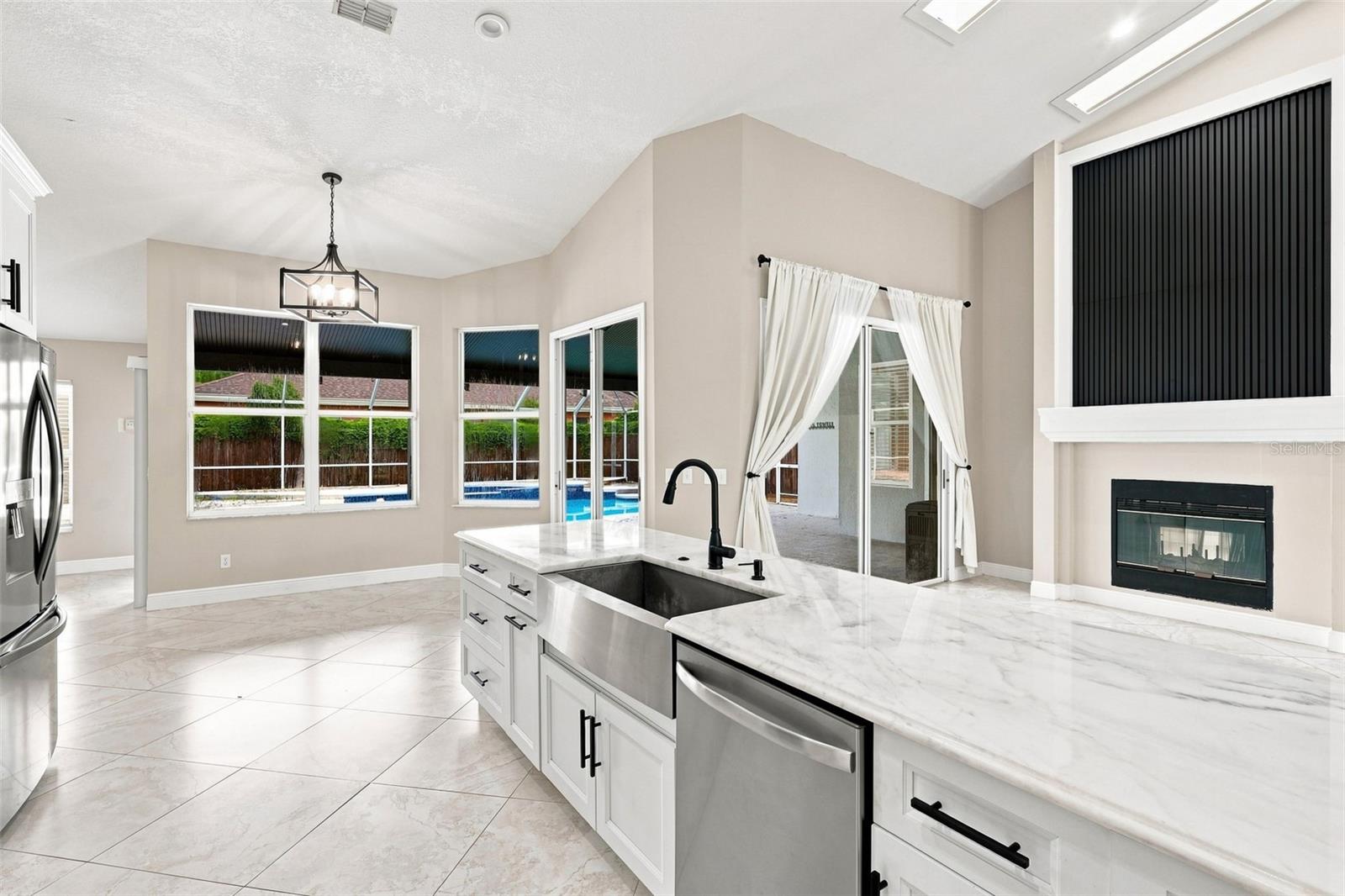 3716 GATLIN PLACE CIR