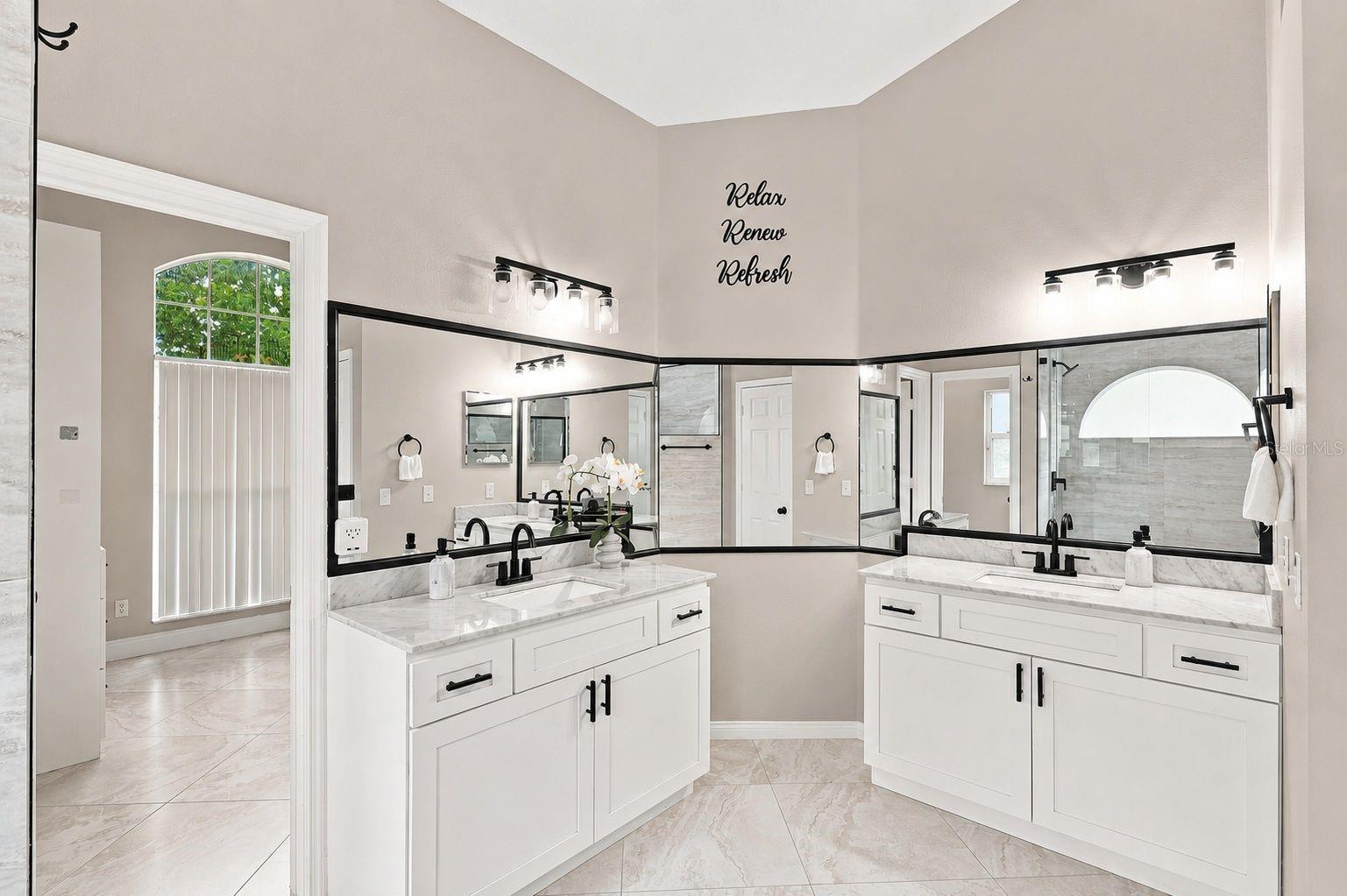 3716 GATLIN PLACE CIR