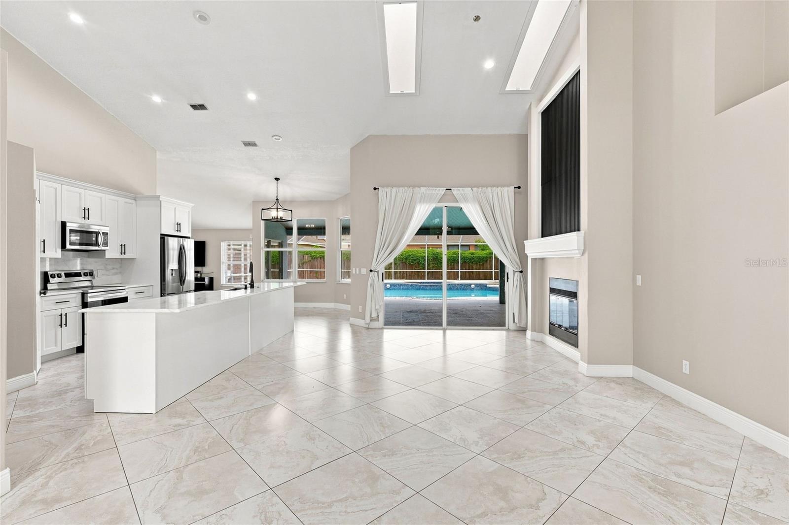 3716 GATLIN PLACE CIR