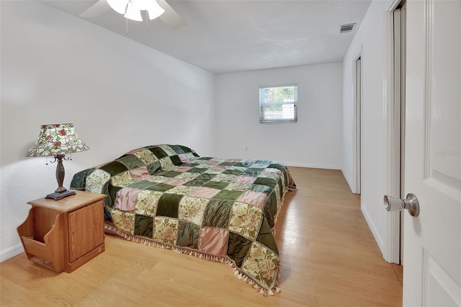 1590 URBANA AVE
