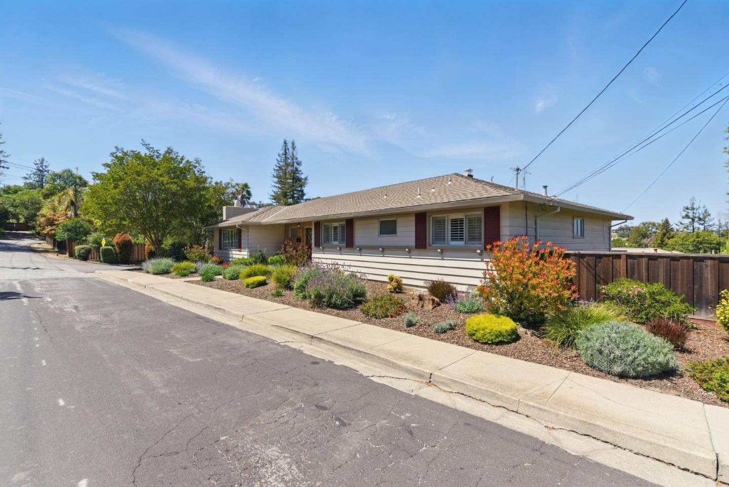 610 De Anza Avenue