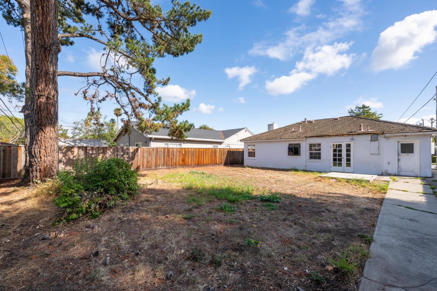 1020 Inverness Drive