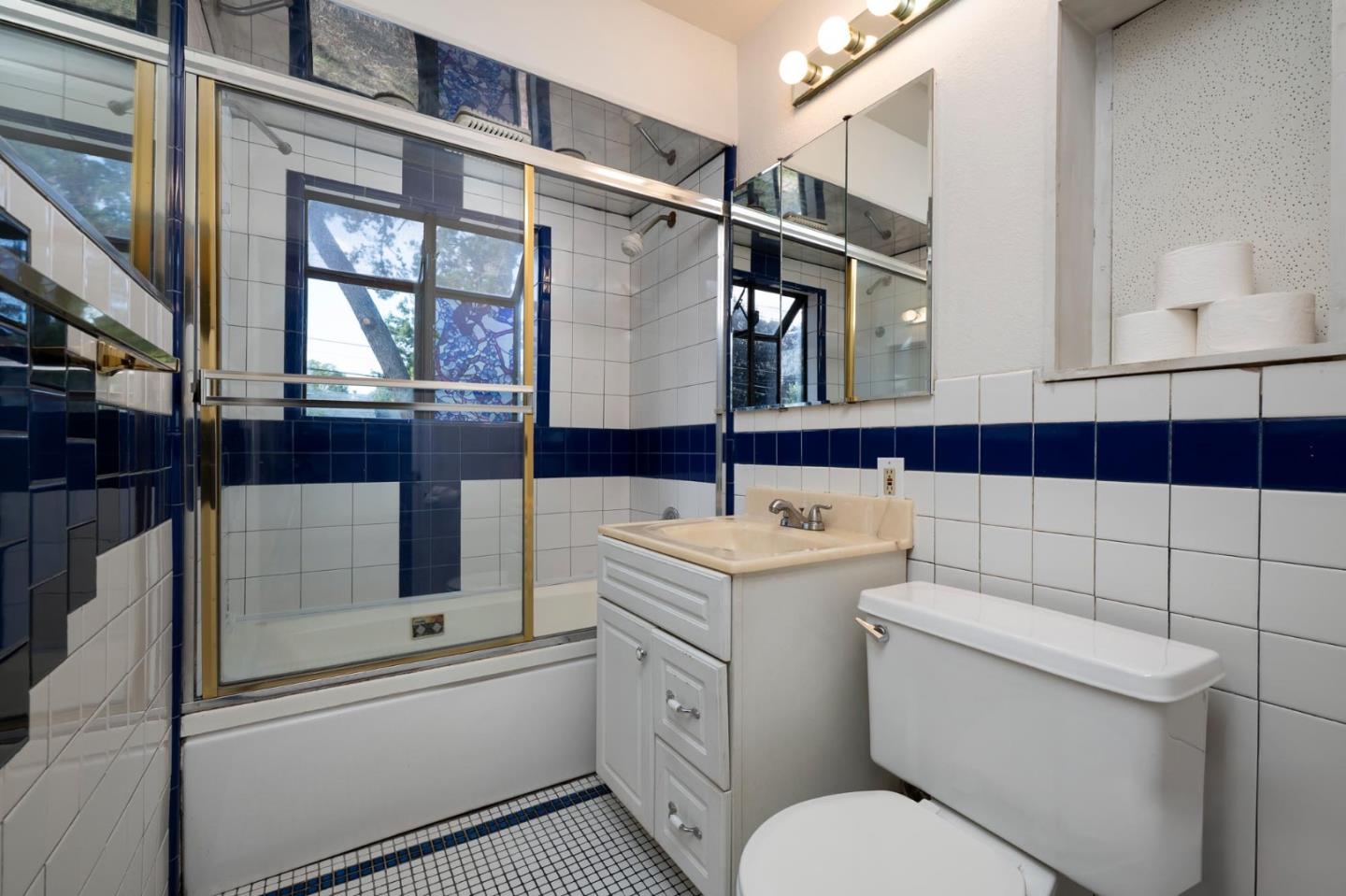 1020 Inverness Drive