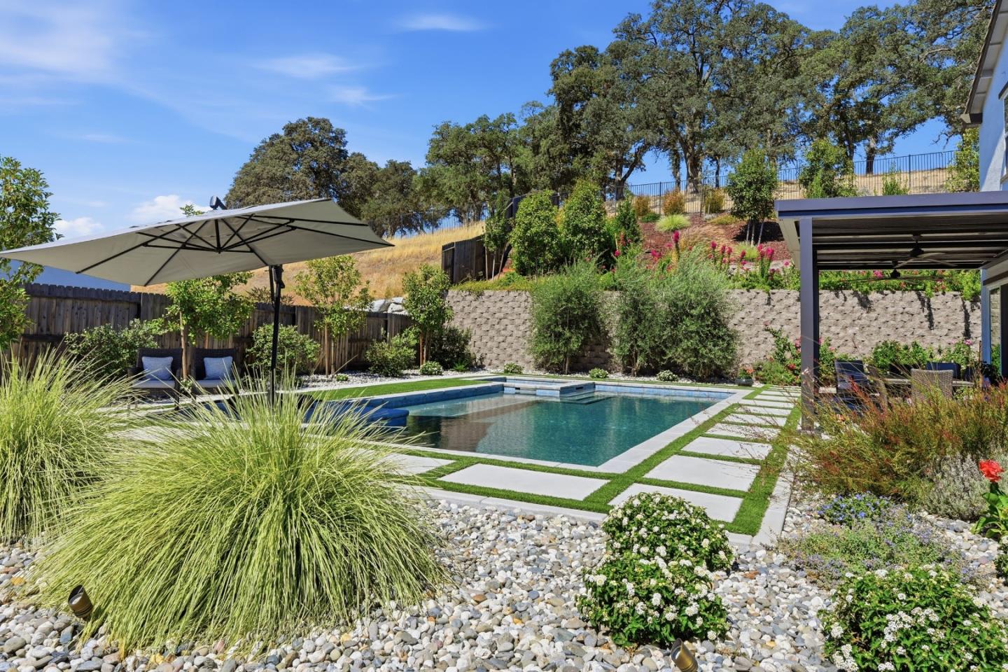 2736 Nisenan Valley DR