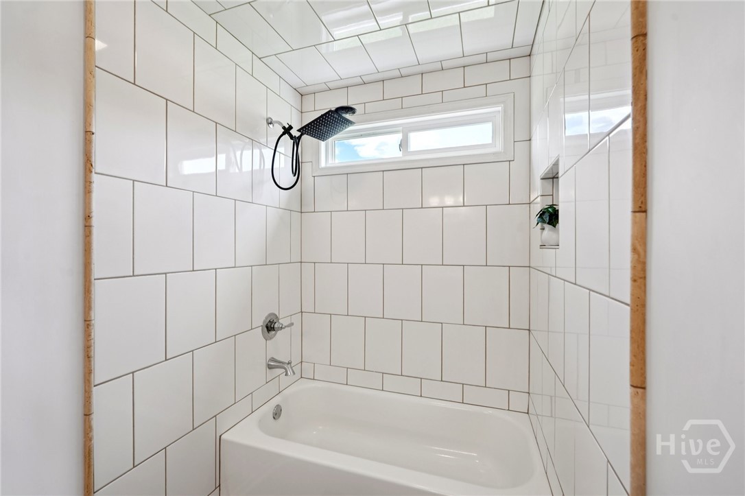 1051 Twin Rivers Road