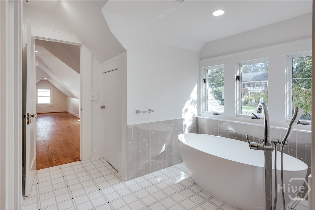 221 University Drive