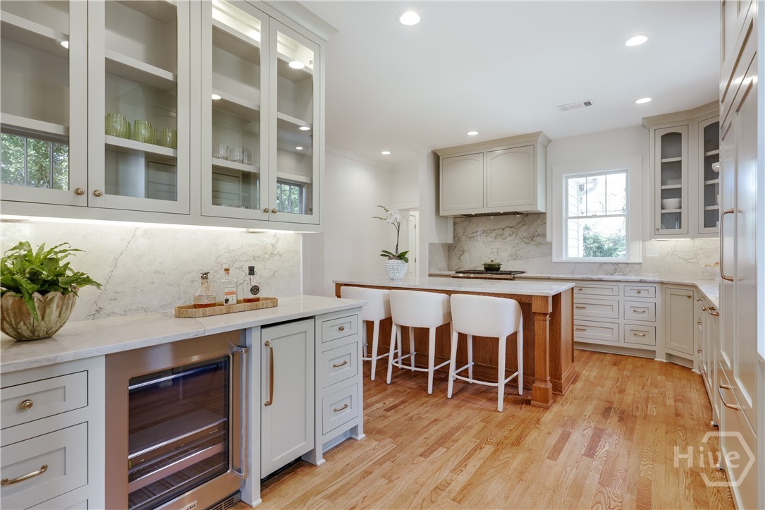 221 University Drive