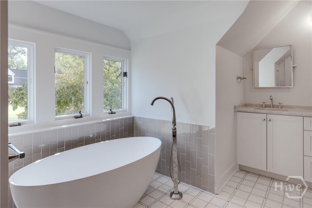 221 University Drive