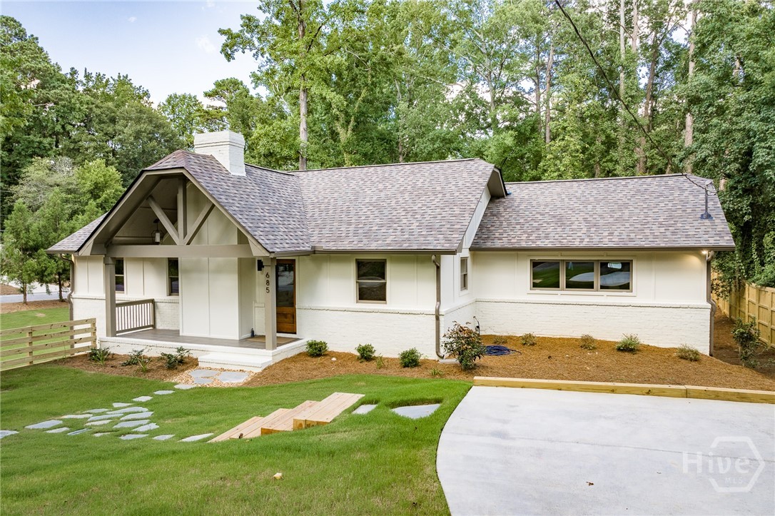 685 Pinecrest Drive