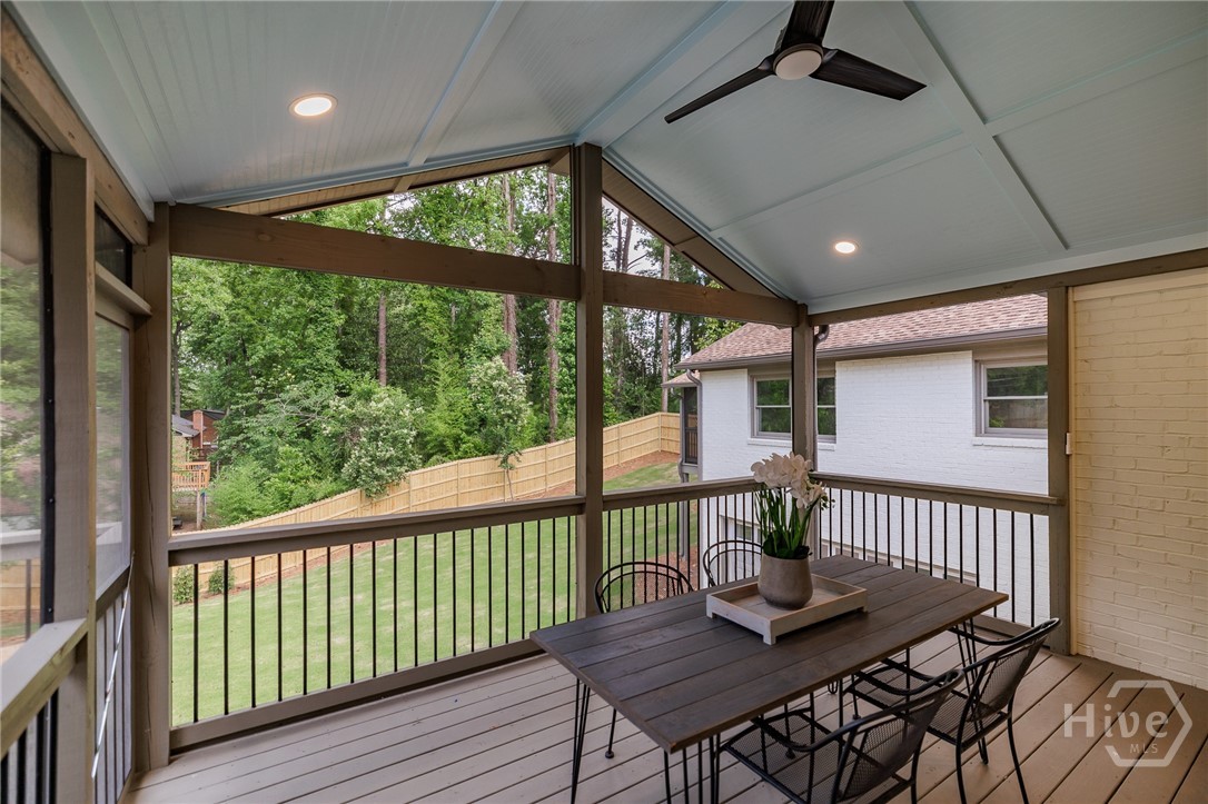 685 Pinecrest Drive