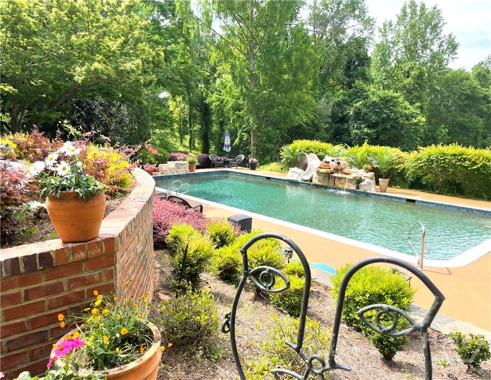255 Plum Nelly Road