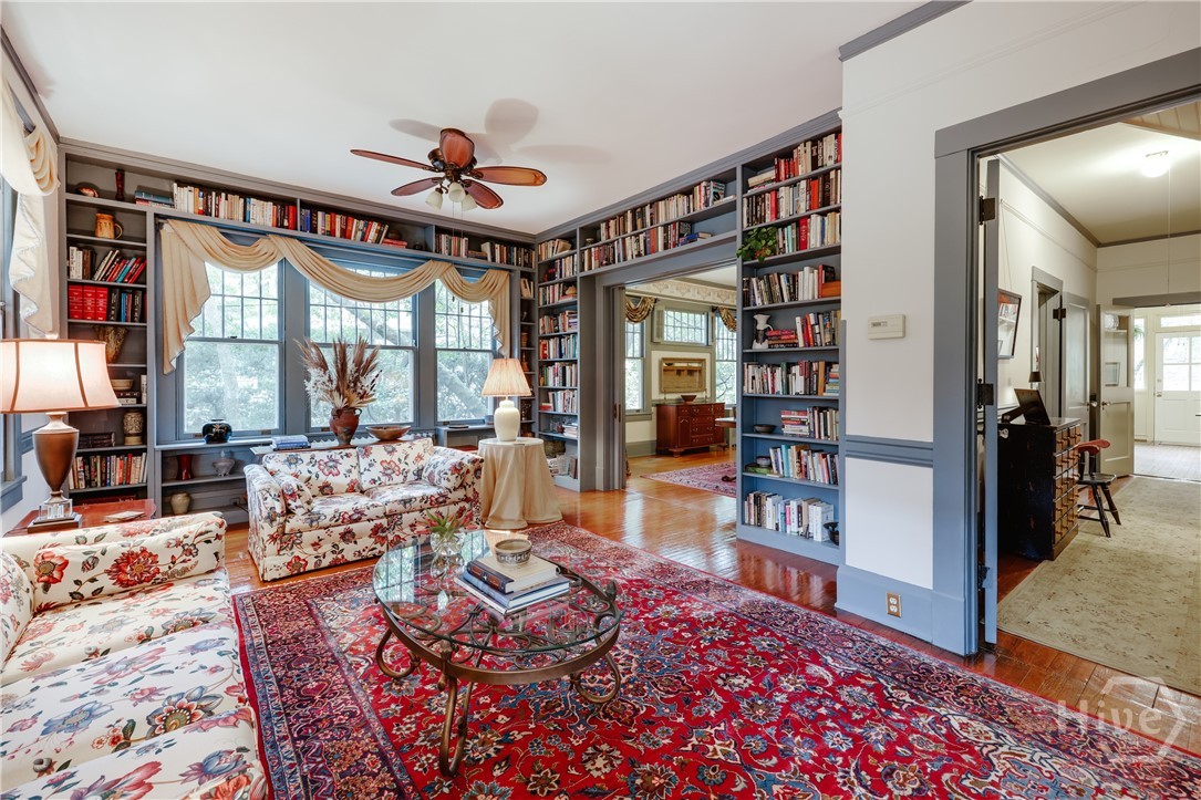 362 W Cloverhurst Avenue