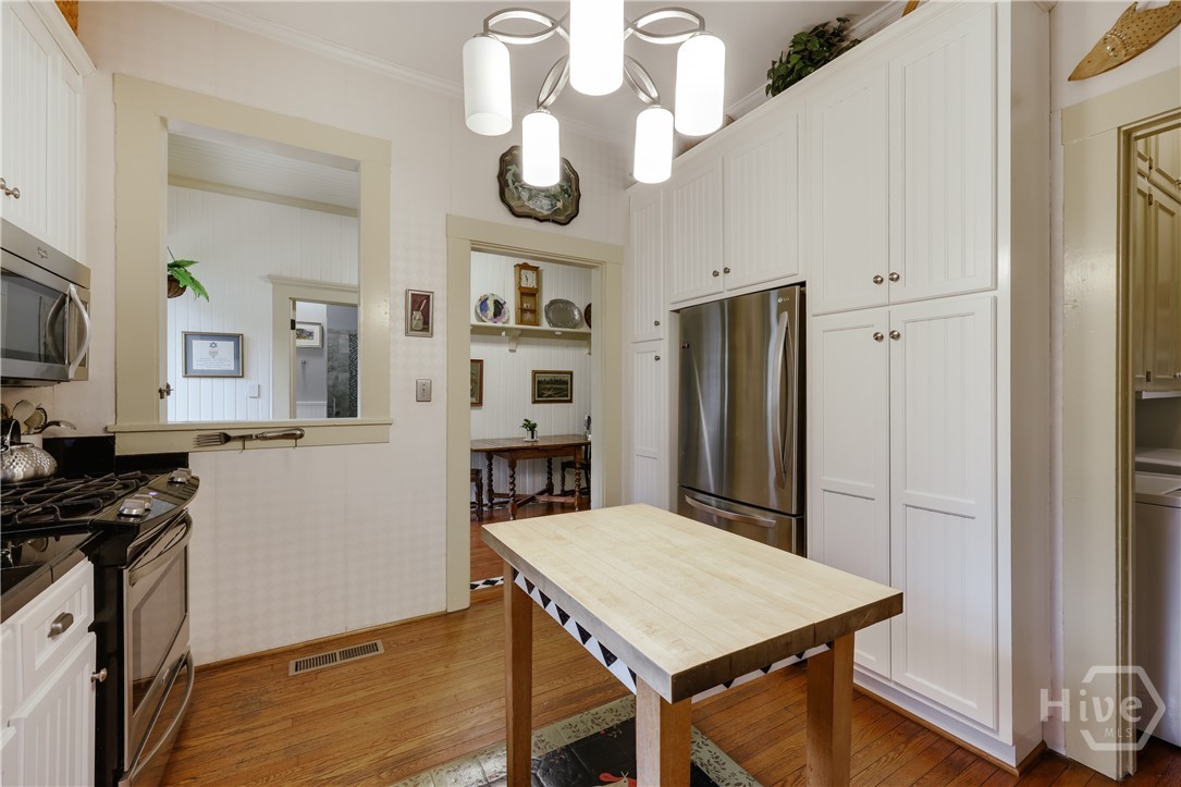 362 W Cloverhurst Avenue