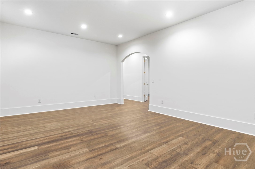 1040 Parrotts Cove