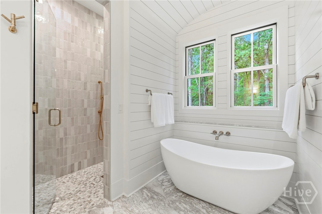 1040 Parrotts Cove