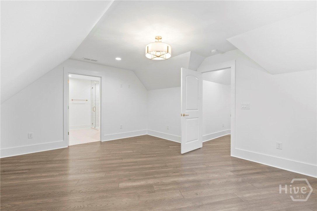 1040 Parrotts Cove