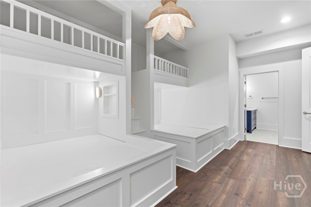 1040 Parrotts Cove