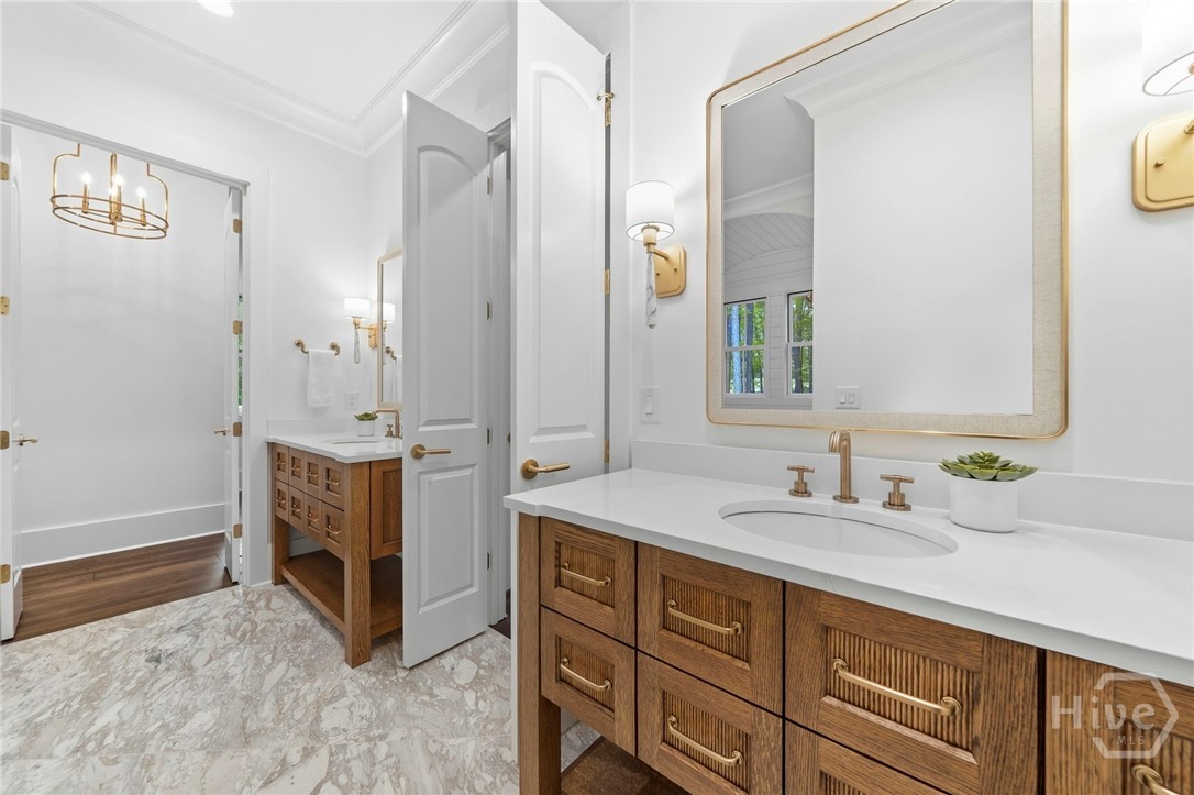 1040 Parrotts Cove