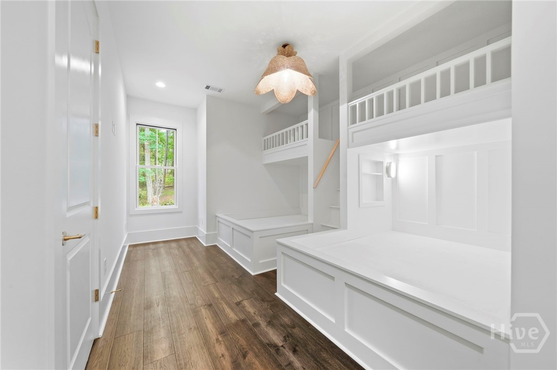 1040 Parrotts Cove