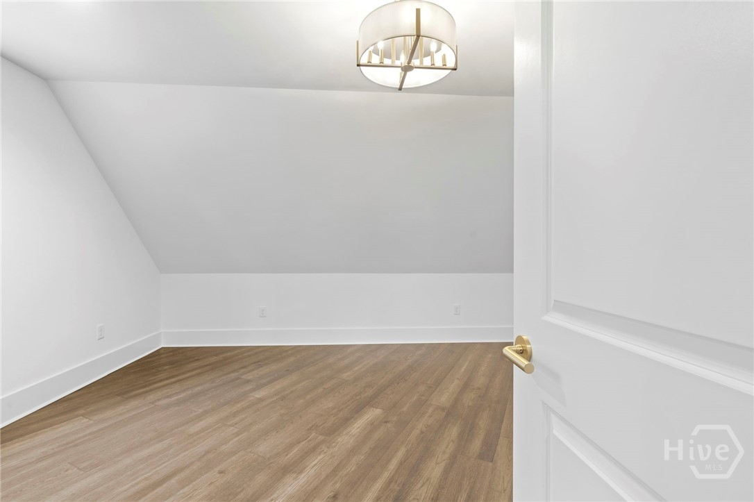 1040 Parrotts Cove