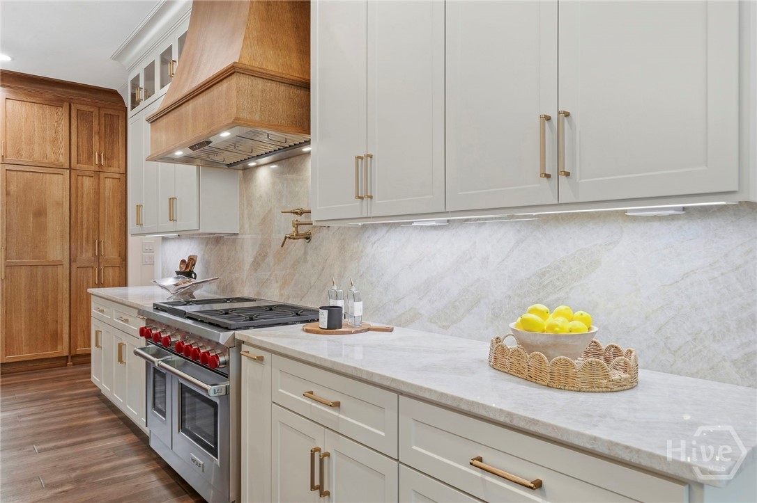 1040 Parrotts Cove