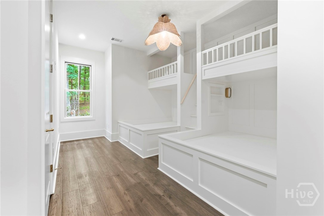 1040 Parrotts Cove