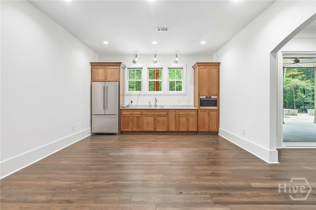 1040 Parrotts Cove