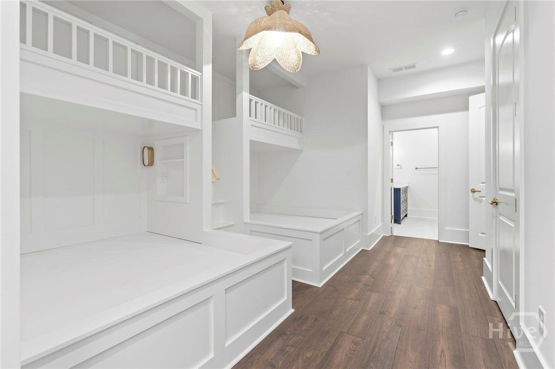 1040 Parrotts Cove