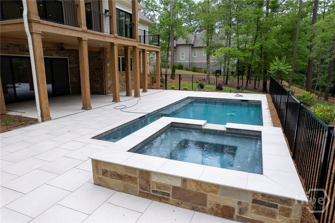 1040 Parrotts Cove