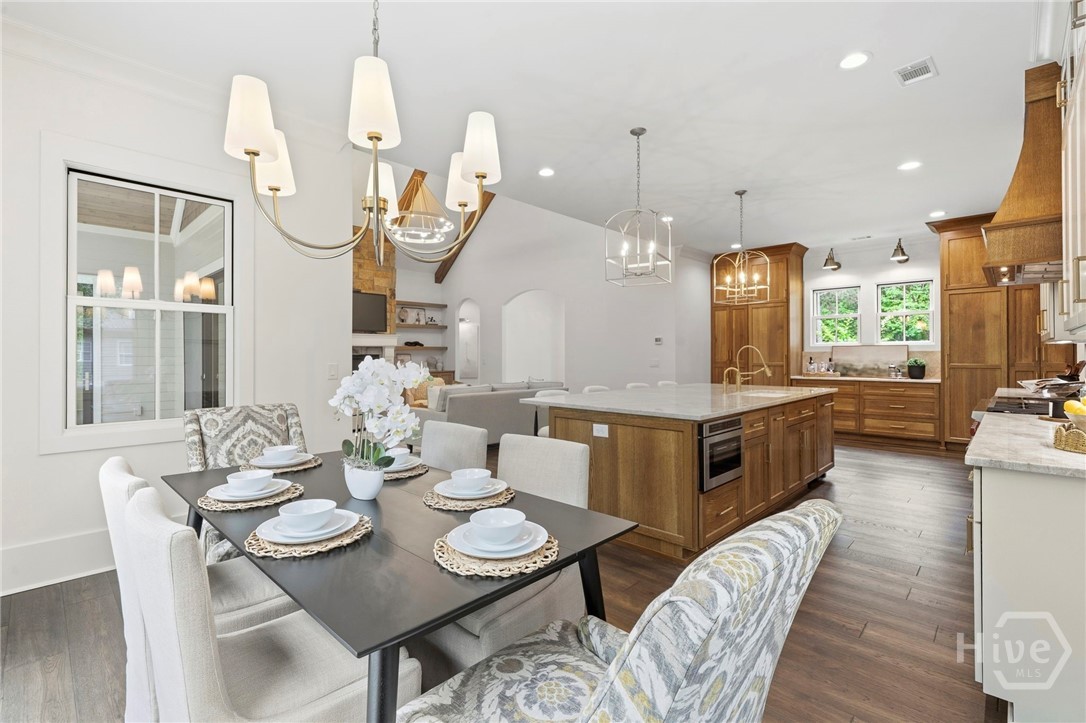 1040 Parrotts Cove