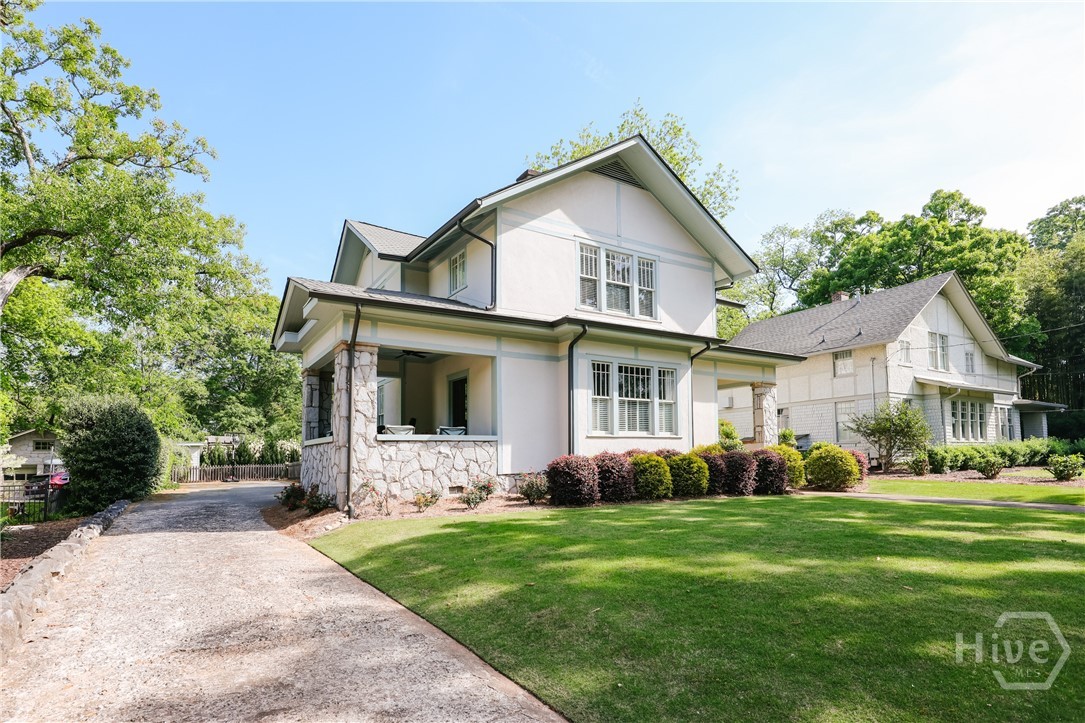 230 Woodlawn Avenue